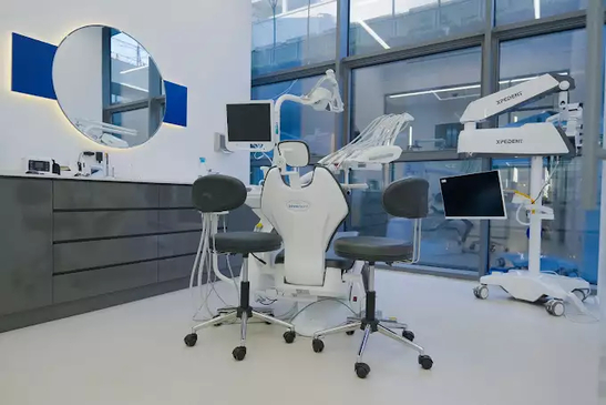Slider image (3) Can Ozbilgen Advanced & Aesthetic Dentistry